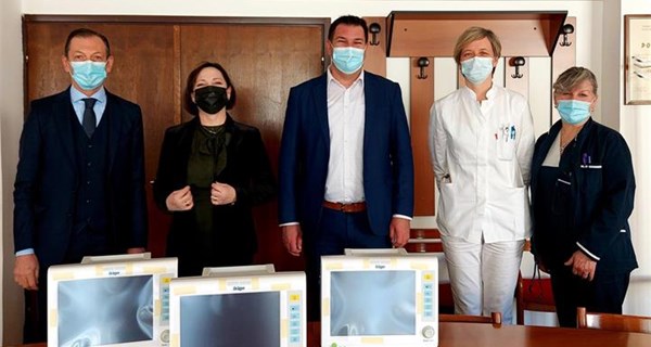 Vrijedna donacija za KBC Split: Grad Kaštela uručio 6 monitora za praćenje vitalnih funkcija životno ugroženih pacijenata