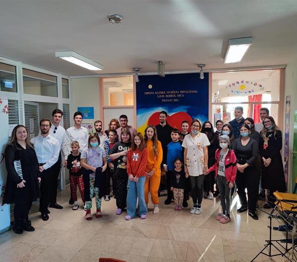 Studenti UMAS-a održali prigodni koncert na Klinici za dječje bolesti
