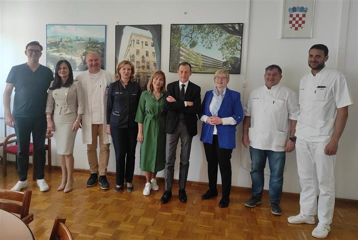 Specijalisti KBC-a Split u jedinstvenom pothvatu: osobe starije životne dobi liječe i izvan bolnice