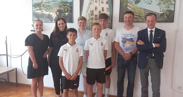 Djeca FC Shakhtara vraćaju se u Ukrajinu: poklonom iskazali zahvalu KBC-u Split