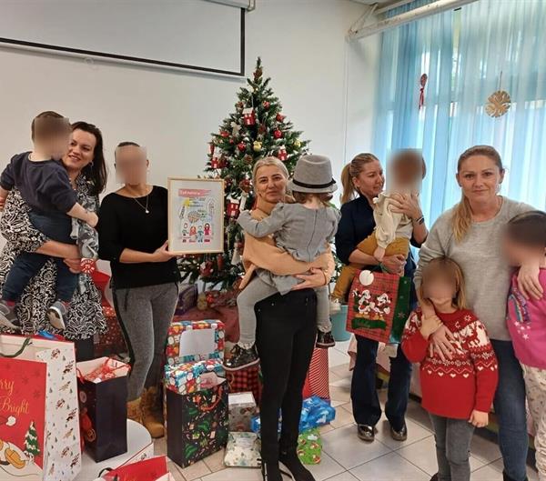 Primalje rađaonice splitskog rodilišta u tradicionalnoj Božićnoj posjeti Dječjem domu maestral
