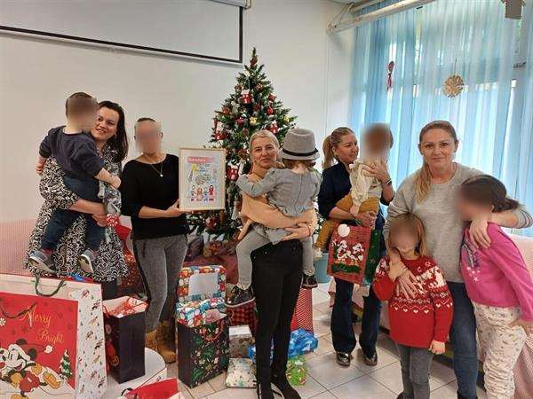 Primalje rađaonice splitskog rodilišta u tradicionalnoj Božićnoj posjeti Dječjem domu maestral