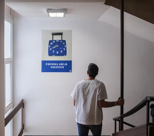 U sklopu umjetničke intervencije popravljeni satovi u hodnicima i na odjelima KBC Split - Neli Ružić ''Popravljanje vremena''