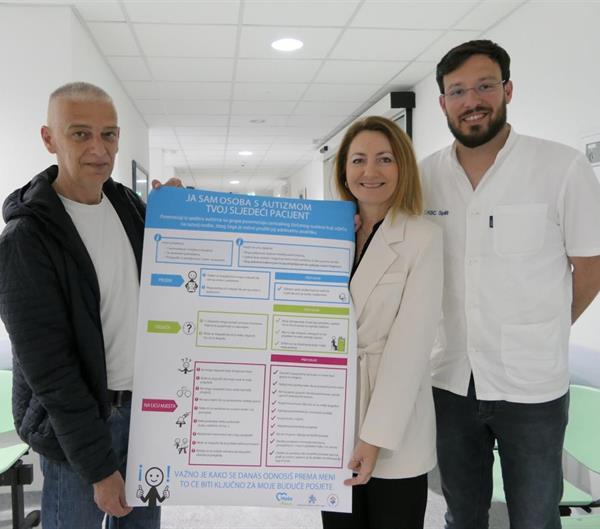 Postavljeni plakati „Ja sam osoba s autizmom, tvoj sljedeći pacijent“