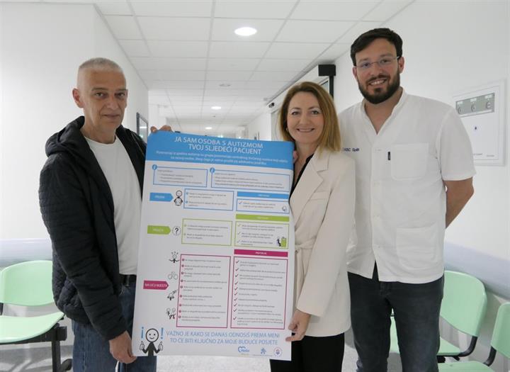 Postavljeni plakati „Ja sam osoba s autizmom, tvoj sljedeći pacijent“