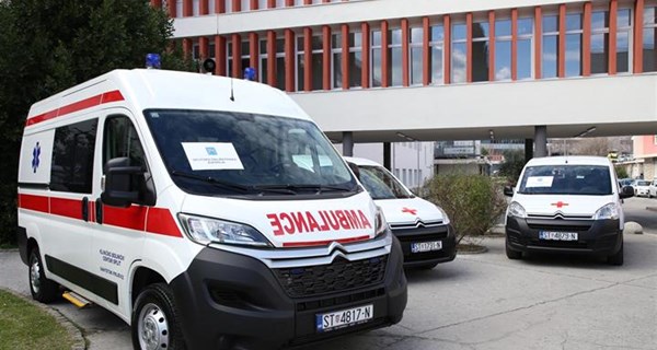 Splitsko-dalmatinska županija donirala KBC-u Split tri automobila