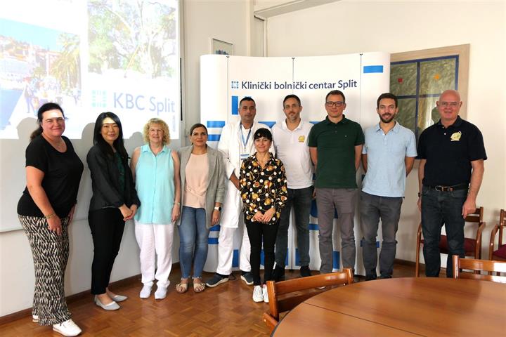 Međunarodni tim stručnjaka za medicinsku asistenciju posjetio KBC Split