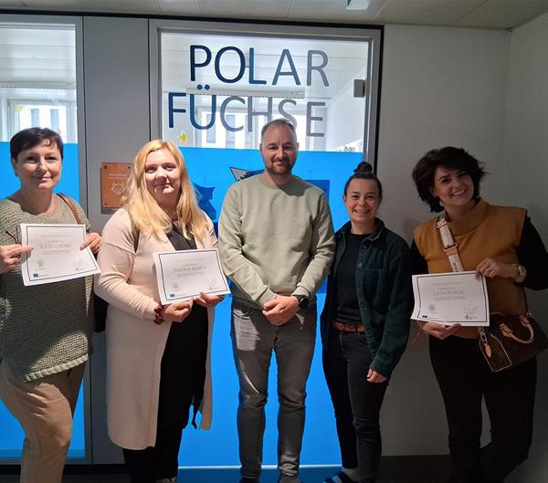 Dio nastavnika Škole u bolnici u posjetu školi bolnici grada Beča