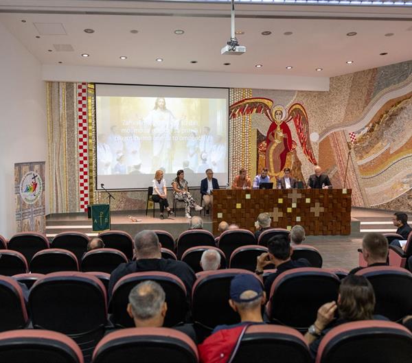 Liječnici KBC-a Split sudjelovali na studijskom danu "Doniranje tkiva i organa kao čin ljubavi i brige o bližnjima. Izazovi i dvojbe"