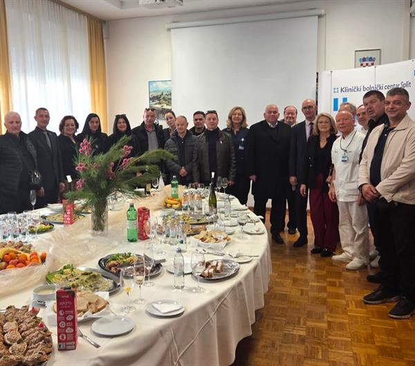 Blagdanski susret predstavnika udruga ratnih postrojbi Splita i stradalačkih udruga Domovinskog rata s bolničkom upravom