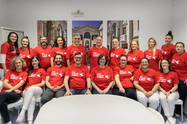 Klinika za neurologiju KBC-a Split obilježava Dan crvenih haljina: Moždani udar odnosi više života žena nego karcinom dojke